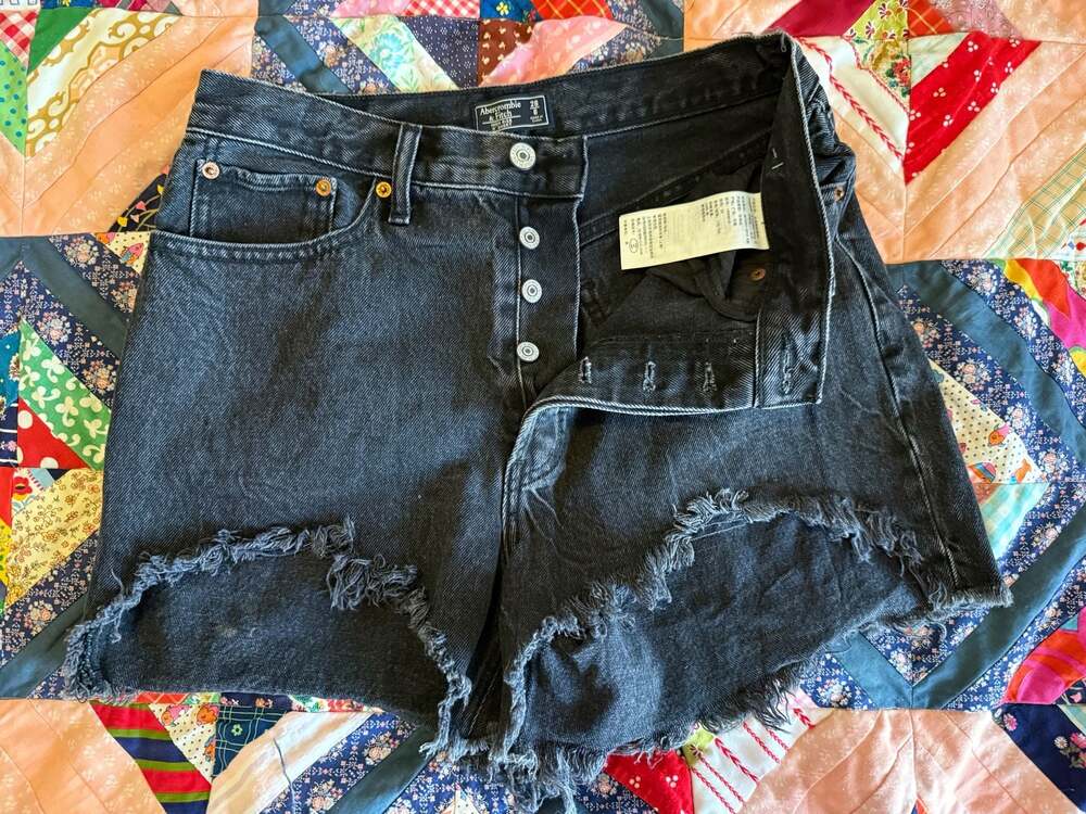 Abercrombie & Fitch High Rise 4" Distressing Denim Shorts Black Size 28/6